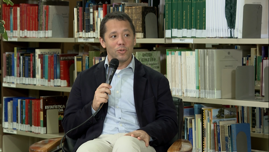 Encontro com o Autor Itamar Vieira Júnior