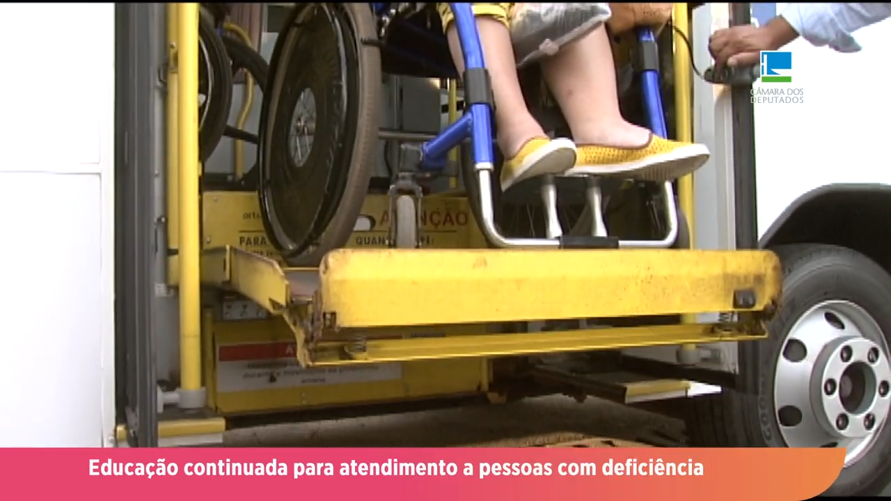 Educação continuada para atendimento a pessoas com deficiência