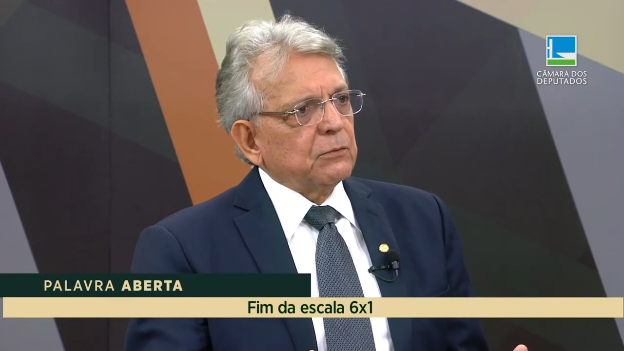 Pauderney Avelino propõe jornada de trabalho semanal 5x2