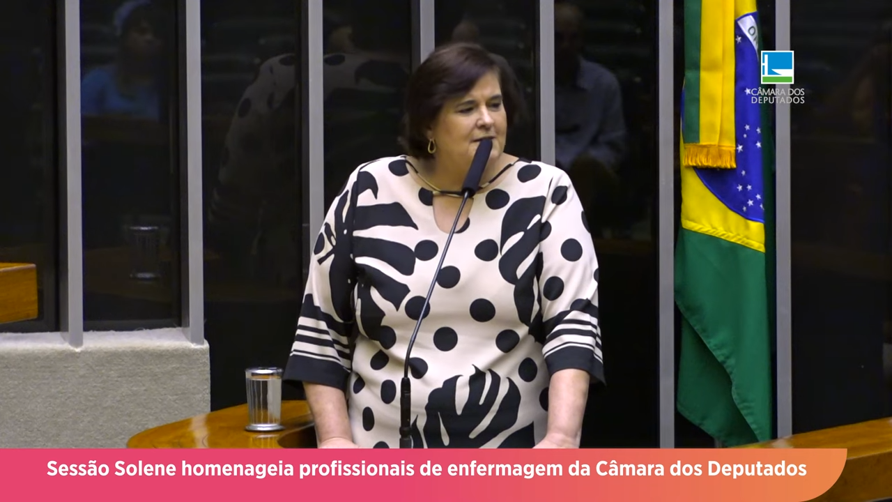 Profissionais de enfermagem da Câmara são homenageados em sessão solene