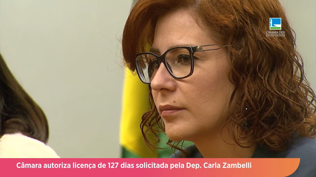 Câmara autoriza licença de 127 dias solicitada pela deputada Carla Zambelli