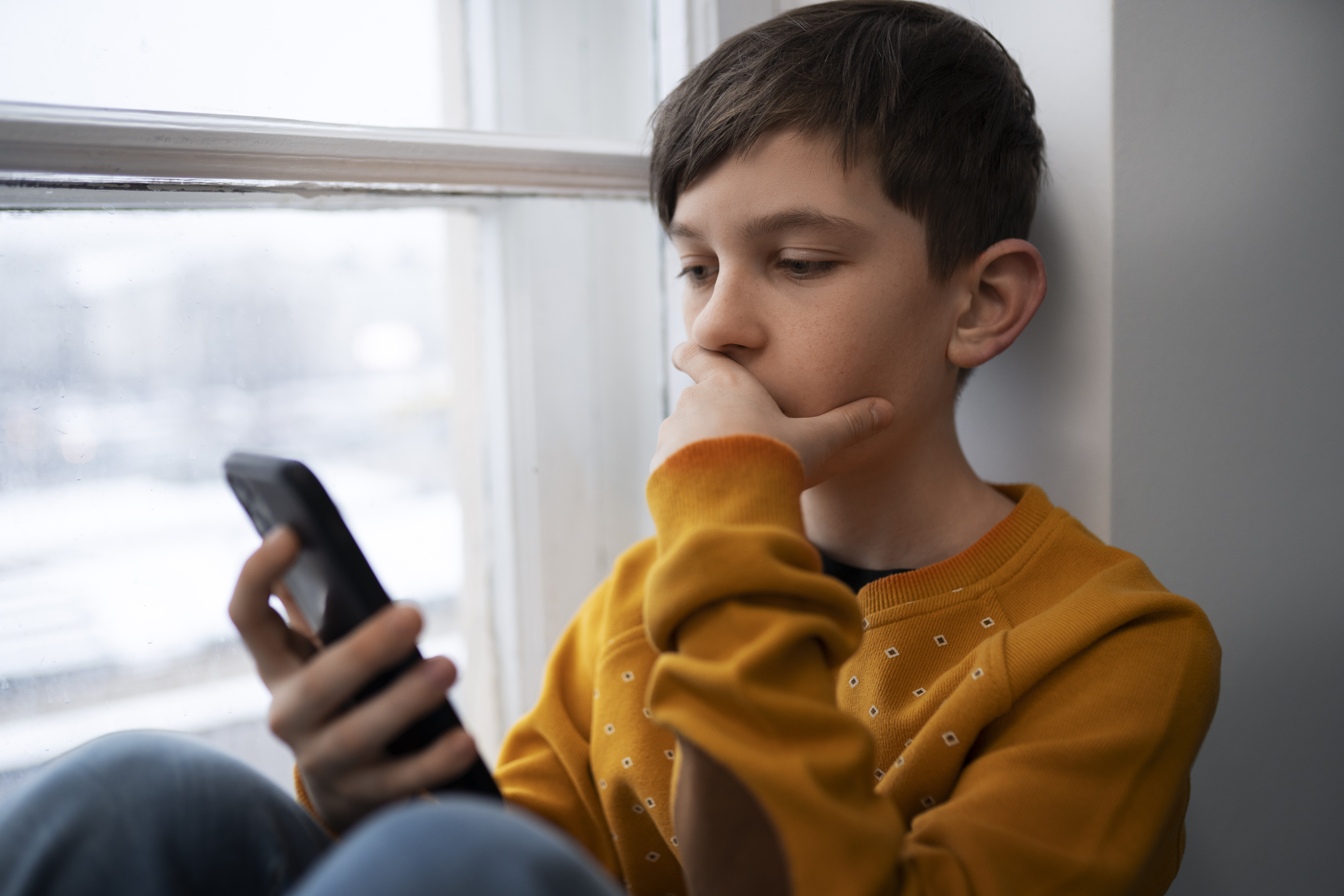 Uso excessivo de telas por crianças