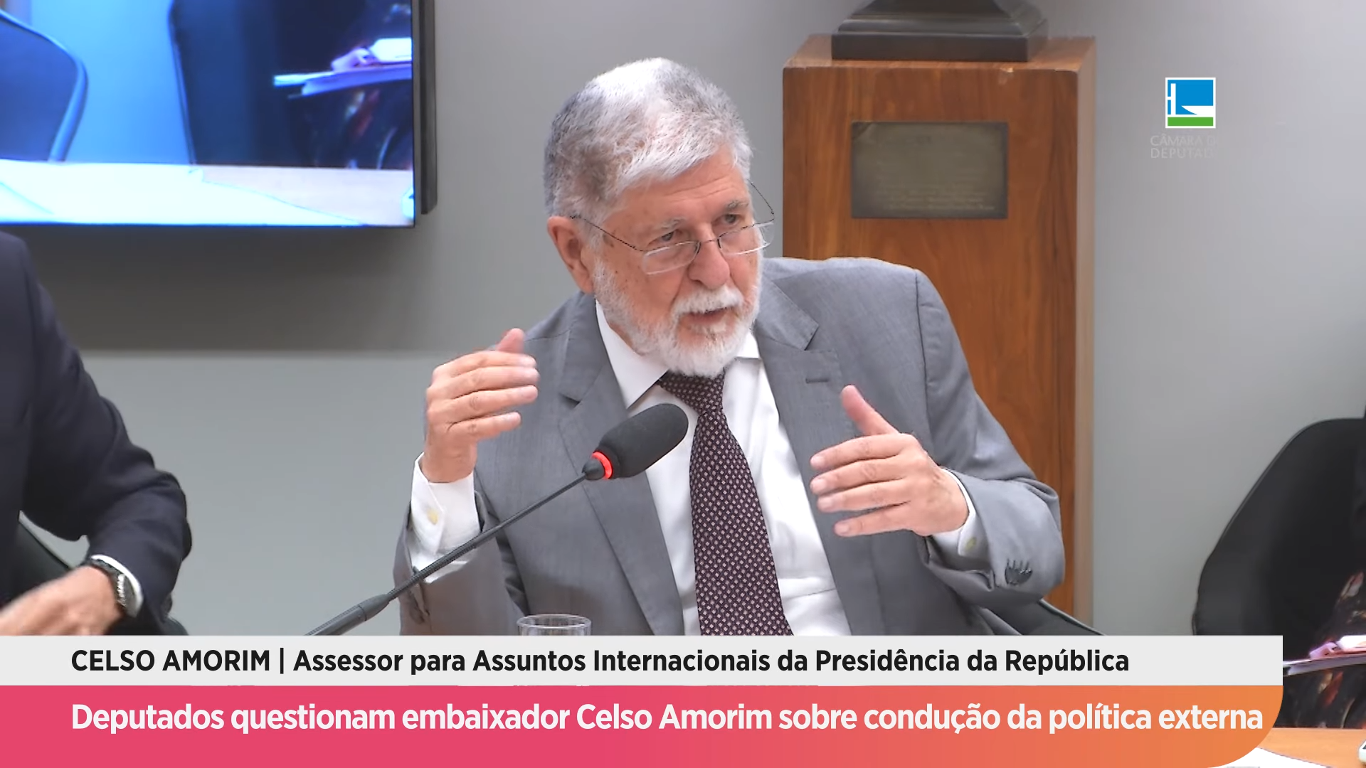 Celso Amorim é questionado por deputados sobre condução política externa