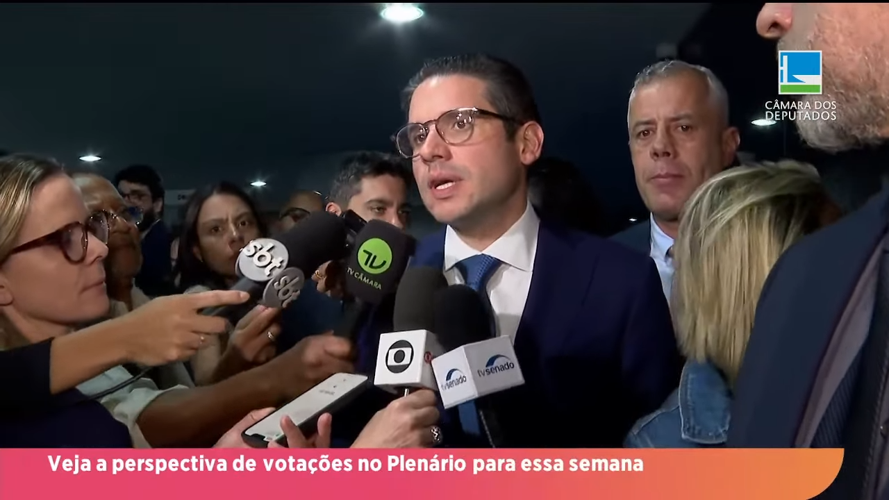 Direto da Câmara | Medida que reduz tempo para concessão de benefícios do INSS pode ser votada nesta terça (5)