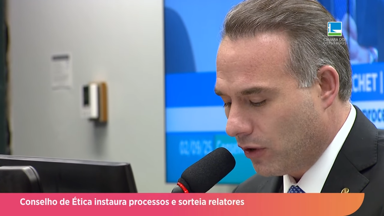 Conselho de Ética instaura processos e sorteia relatores