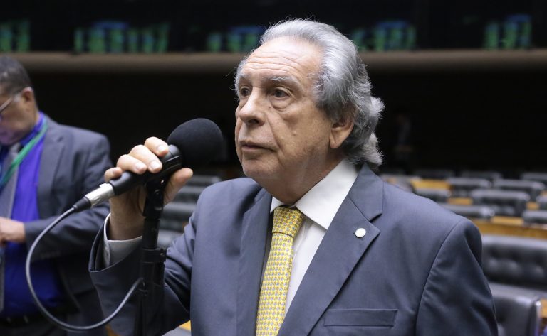 Discussão e votação de propostas. Dep. Paulo Magalhães (PSD - BA)