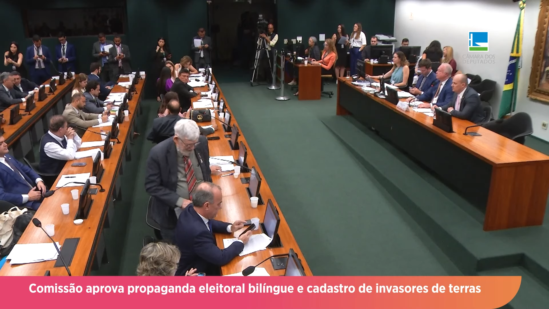 Comissão aprova propaganda eleitoral bilíngue e cadastro de invasores de terras