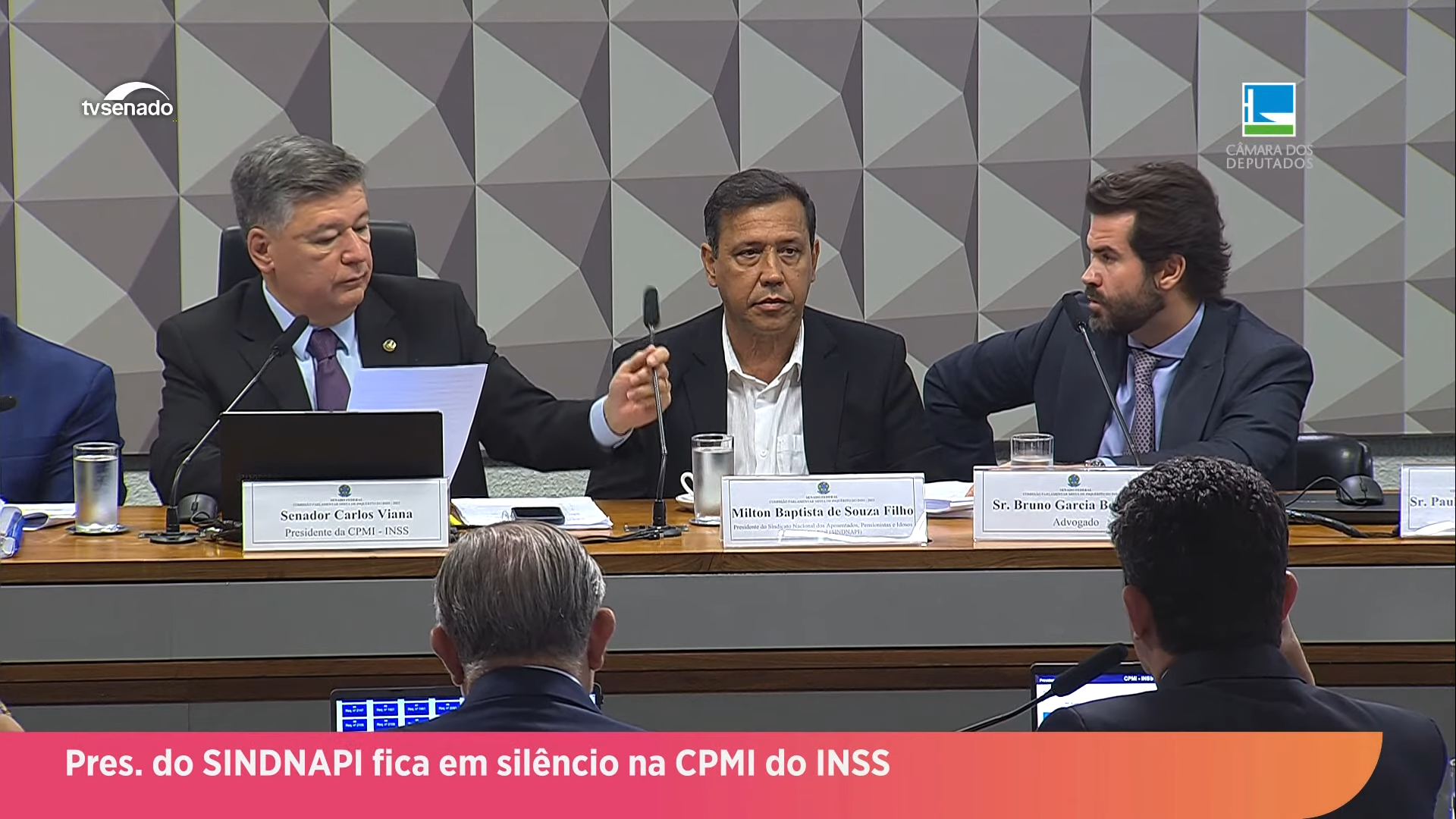 CPMI do INSS: presidente do Sindicato dos Aposentados permanece em silêncio durante sessão
