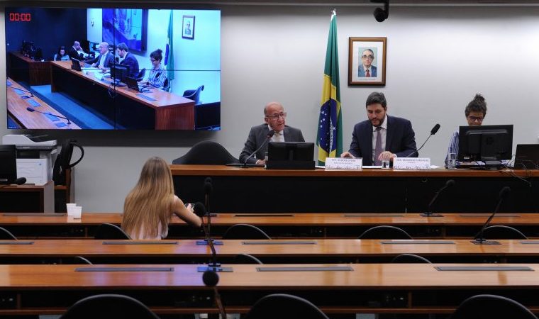 Isenção do IR sobre a remuneração de professores. Dep. Rubens Otoni (PT - GO). Dep. Maurício Carvalho (UNIÃO - RO)