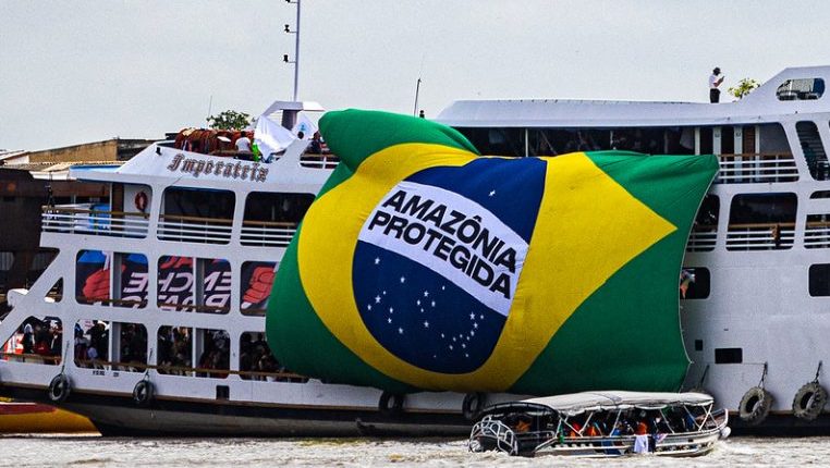 Barqueata na Cúpula dos Povos