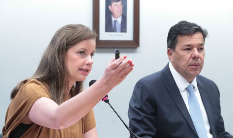 Audiência Pública - Dilemas da segurança pública nos entes federativos. 	Diretora do Fundo Nacional de Segurança Pública do Ministério da Justiça e Segurança Pública - FNSP, Camila Pintarelli. Dep. Mendonça Filho (UNIÃO-PE)