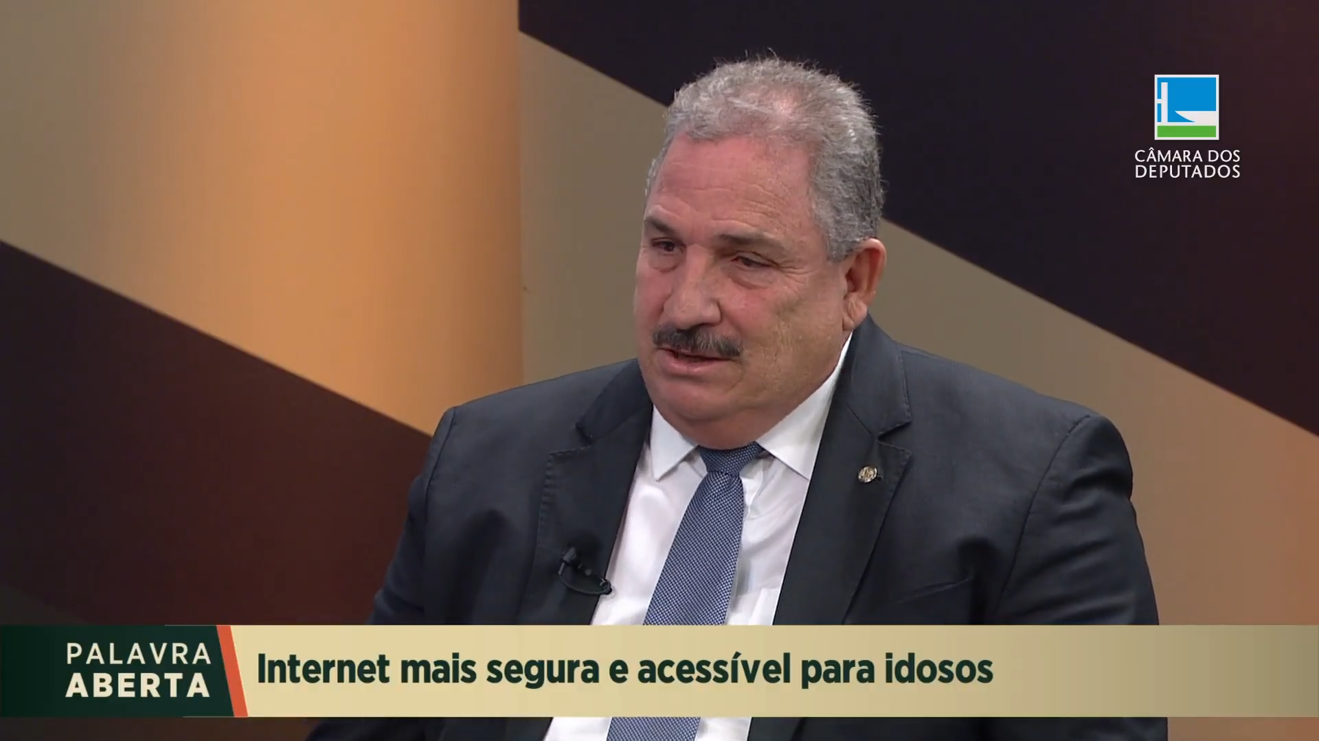 Eriberto Medeiros defende internet mais segura e acessível para idosos