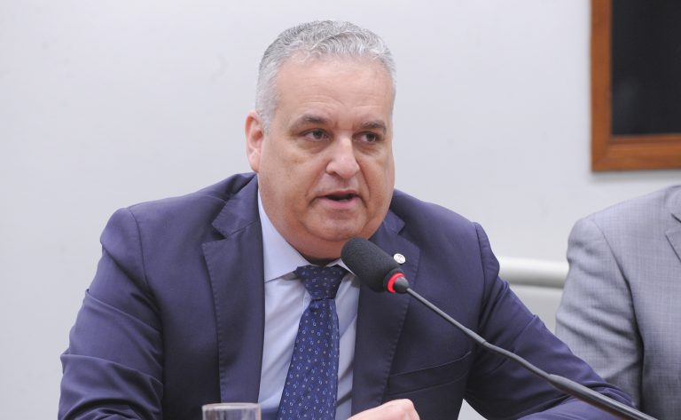 Deputado Alfredo Gaspar (União-AL) fala em comissão da Câmara dos Deputados