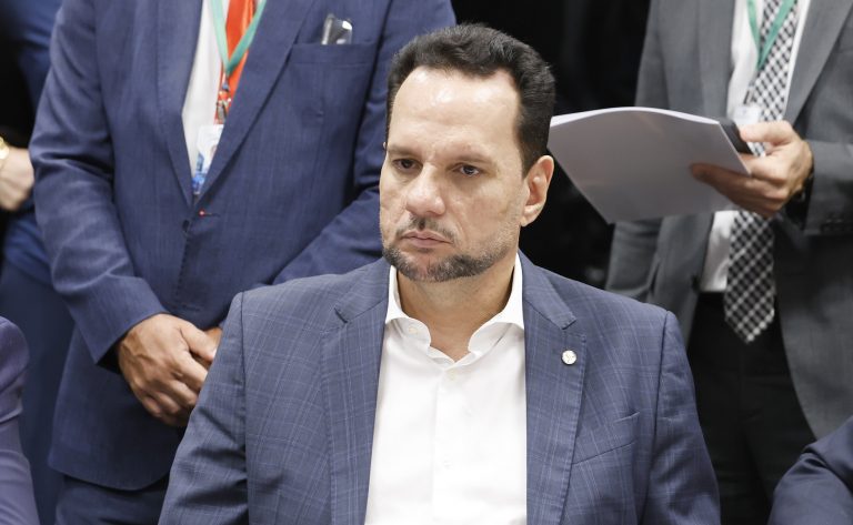 Deputado Josenildo (PDT-AP) em reunião na Câmara dos Deputados