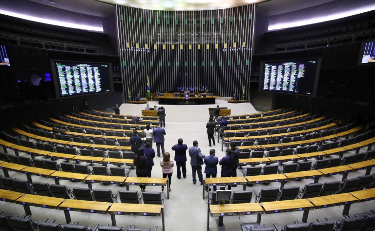 Deputados analisam pedidos de urgência para projetos de lei; acompanhe – Notícias Deputados analisam pedidos de urgência para projetos de lei; acompanhe – Notícias