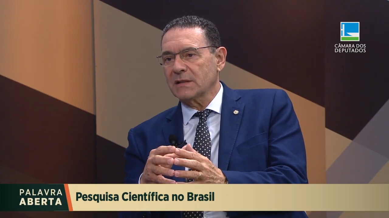 Vitor Lippi detalha pesquisa científica no Brasil