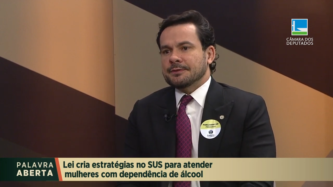 Capitão Alberto Neto explica nova estratégia no SUS para mulheres com dependência de álcool