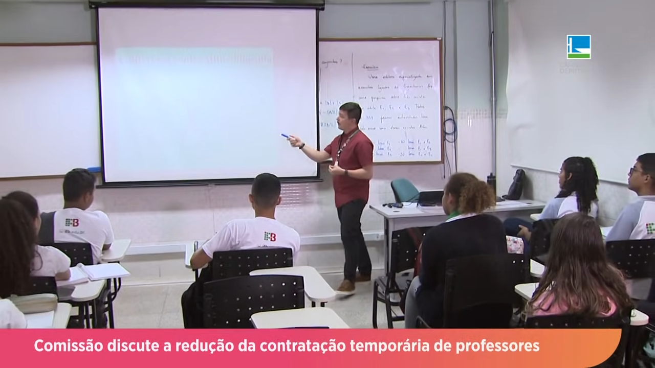Comissão discute a redução da contratação temporária de professores