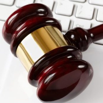 Câmara realiza leilão de bens móveis