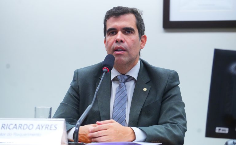 Audiência Pública - Investimentos em transporte ferroviário de cargas. Dep. Ricardo Ayres (REPUBLICANOS - TO)