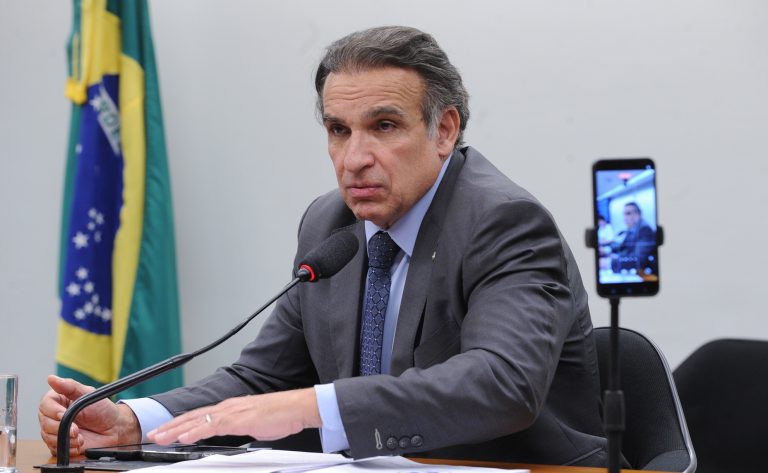 Audiência Pública - Política Nacional de Atendimento às Pessoas com Fibromialgia. Dep. Hugo Leal (PSD - RJ)