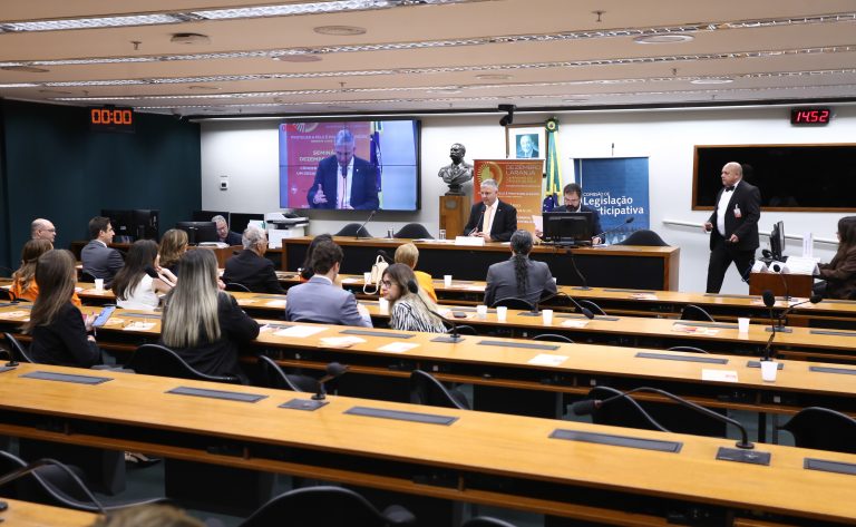 Seminário - Dezembro Laranja: Câncer de pele no Brasil, um desafio de saúde pública.