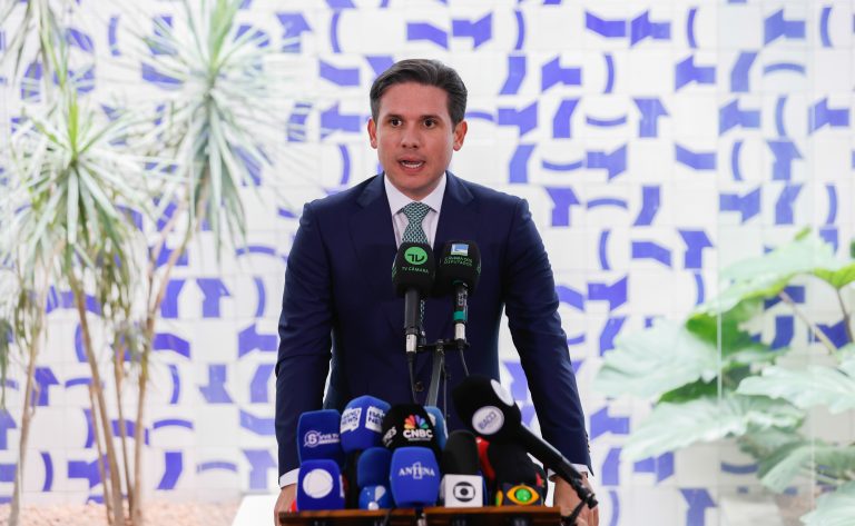 Motta anuncia que o Plenário vai decidir sobre os mandatos de Glauber, Zambelli e Ramagem