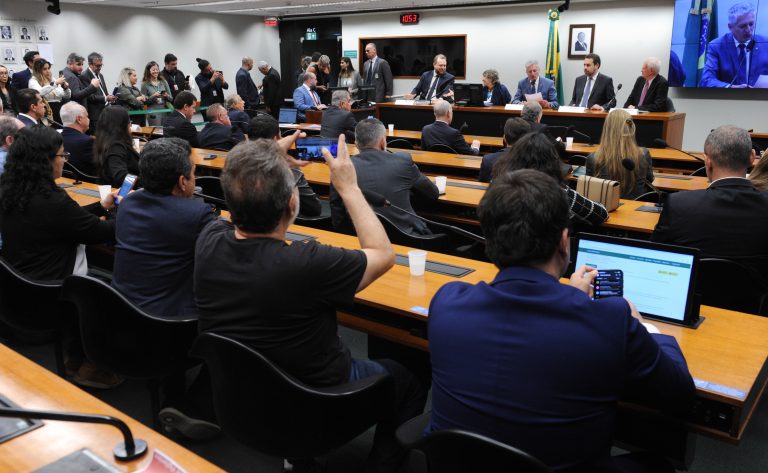 Audiência Pública - Fim da escala 6x1: impactos da jornada de trabalho no Brasil.