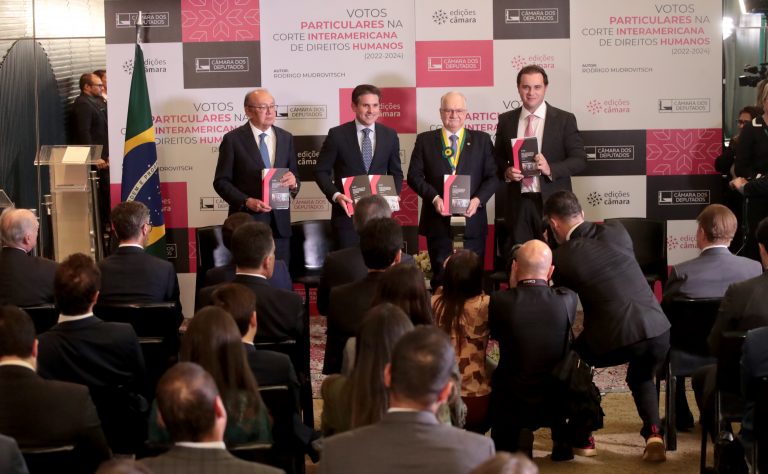 Tipo: Imagem Título: Lançamento de Publicações Data: 10/12/2025 Data upload: 10/12/2025 19:12 Descrição: Lançamento do livro “Votos na Corte Interamericana de Direitos Humanos”