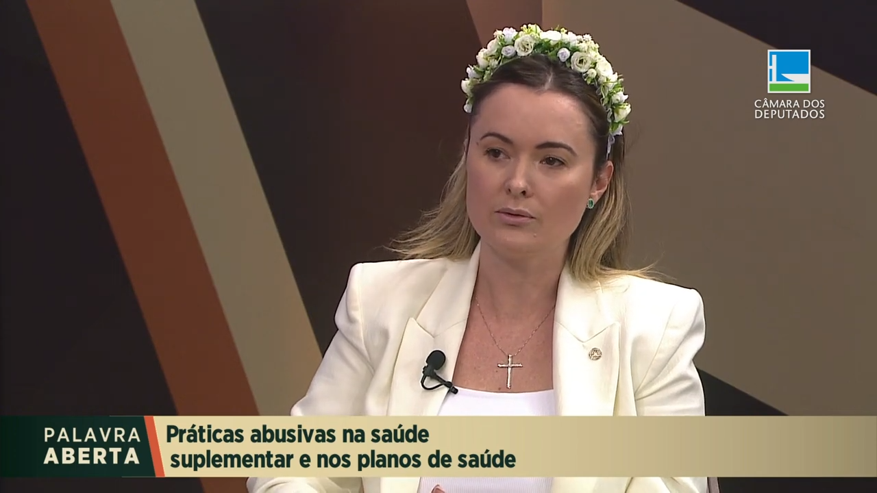 Júlia Zanatta avalia práticas abusivas na saúde suplementar e nos planos de saúde