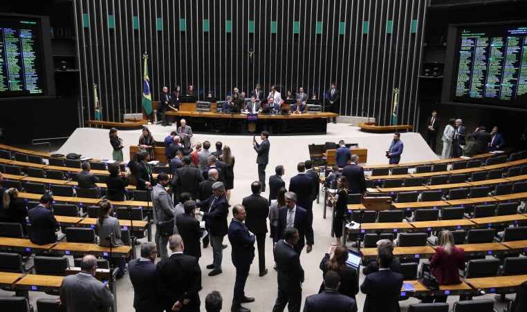 Deliberação dos Projetos de Lei do Congresso Nacional (LOA 2026).