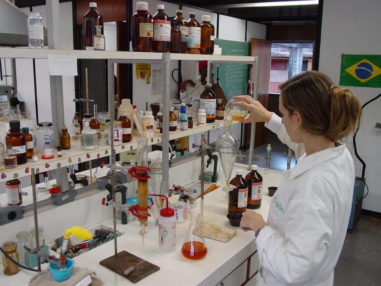 Nova lei cria incentivo à indústria química