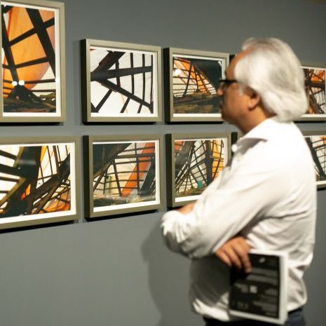 Cultura - artes plásticas - quadros fotografias exposição museus visitantes público artista (Museu Oscar Niemeyer, Curitiba-PR)