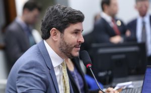 Maurício Carvalho