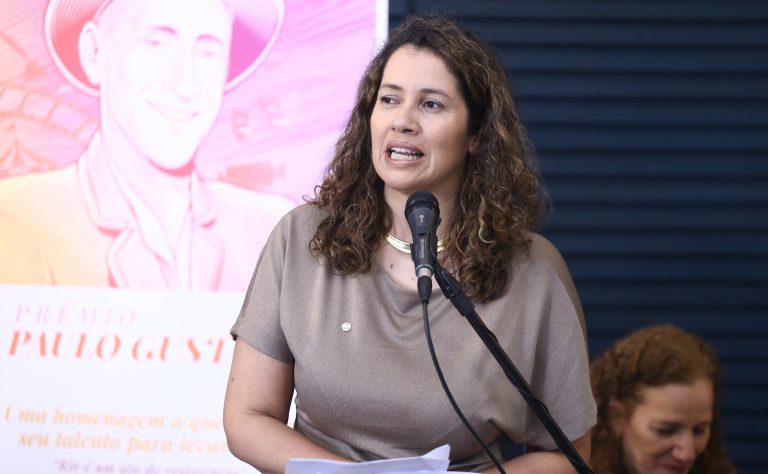Deputada Denise Pessôa (PT-RS) na solenidade de entrega do Prêmio Paulo Gustavo 2025, na Câmara dos Deputados