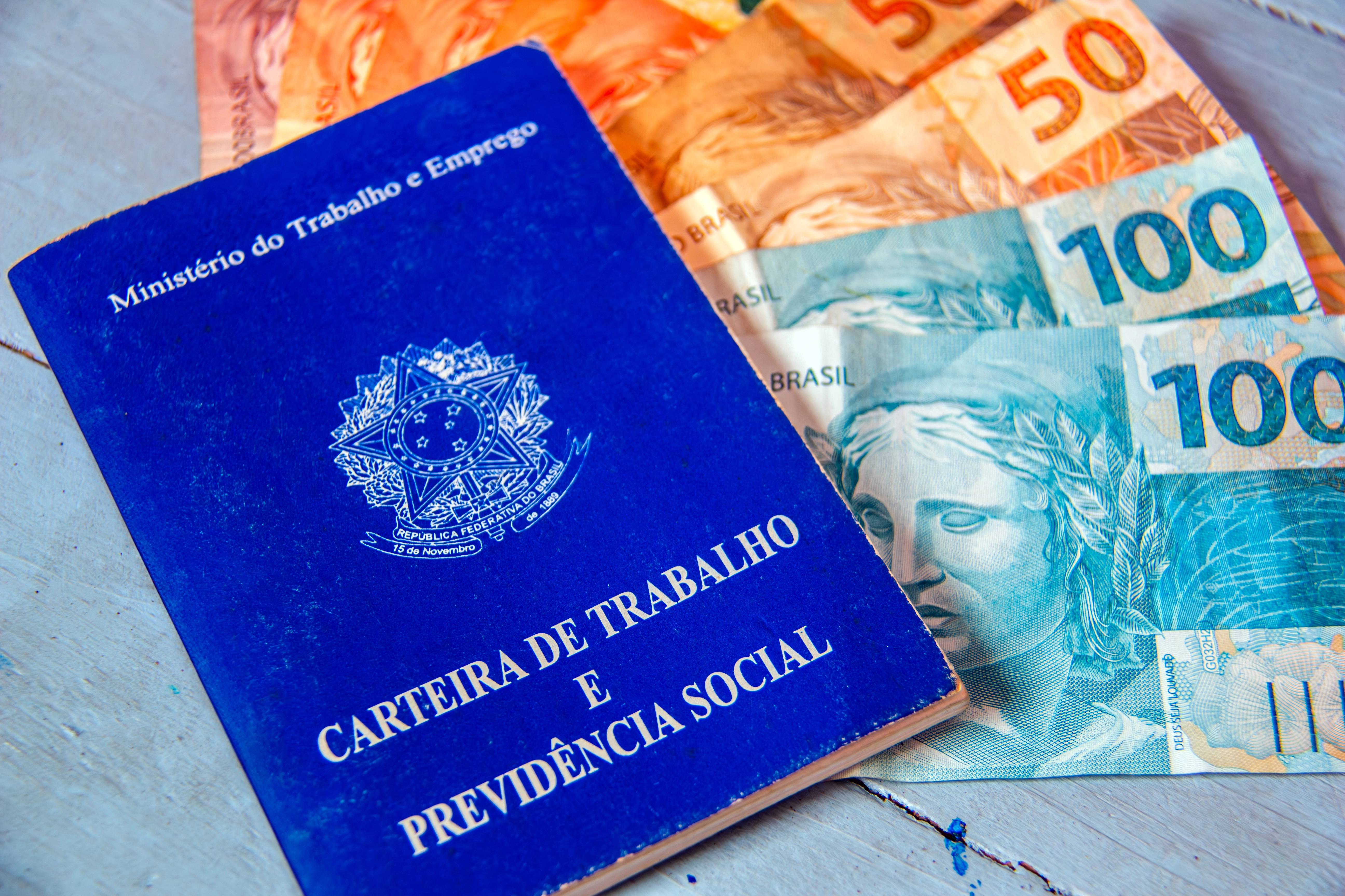 Estudo examina trajetória histórica do salário mínimo no Brasil