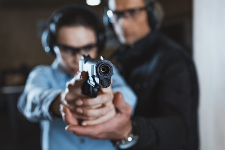 Segurança - armas - clubes tiro treino atiradores pistolas alvo