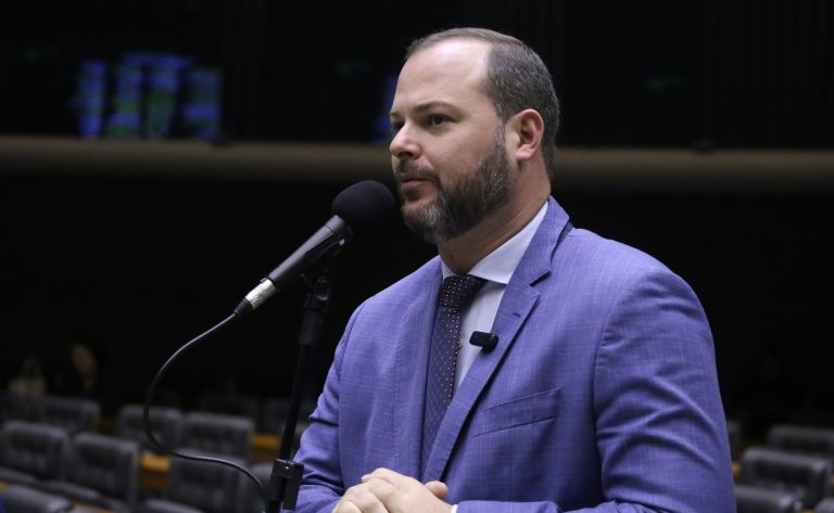 Discussão e Votação de Propostas Legislativas. Dep. Dr. Victor Linhalis (PODE-ES)