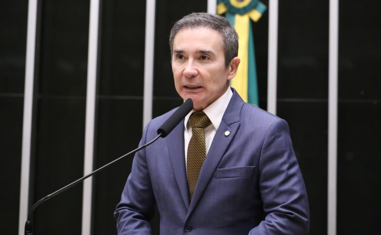 Deputado Duda Ramos (MDB-RR) fala no Plenário da Câmara dos Deputados