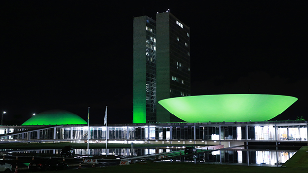 Luzes verdes no Congresso Nacional destacam importância de prevenir glaucoma