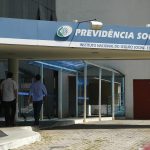 Entra em vigor lei que viabiliza gastos do INSS com novo salário-paternidade