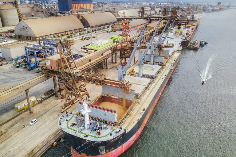 Nova lei facilita crédito à exportação para micro e pequenas empresas Nova lei facilita crédito à exportação para micro e pequenas empresas