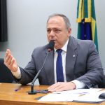 Comissão aprova regras para agilizar socorro por telefone em casos de engasgo