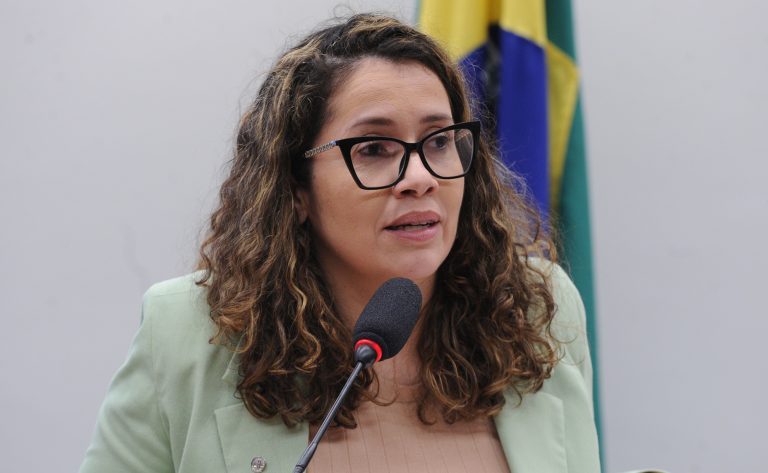 Projeto cria política nacional de atendimento a pessoas com síndrome de Dravet Projeto cria política nacional de atendimento a pessoas com síndrome de Dravet