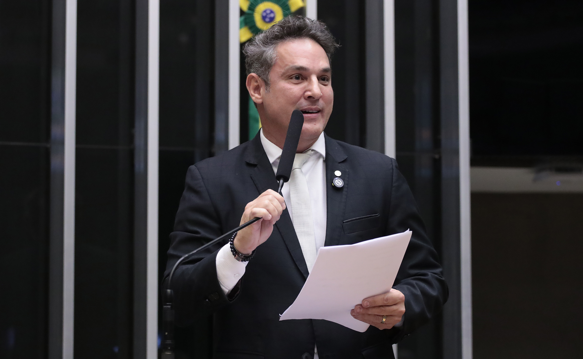 Comissão aprova proposta com regra para indenizar arma devolvida Comissão aprova proposta com regra para indenizar arma devolvida