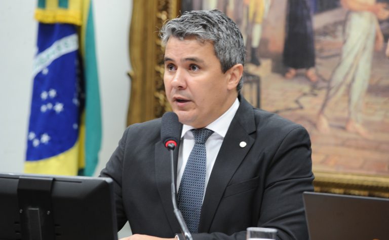 Comissão aprova prioridade na emissão de documentos para vítimas de violência doméstica Comissão aprova prioridade na emissão de documentos para vítimas de violência doméstica