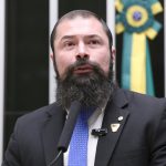 Comissão aprova porte de arma para vigilantes fora do horário de serviço