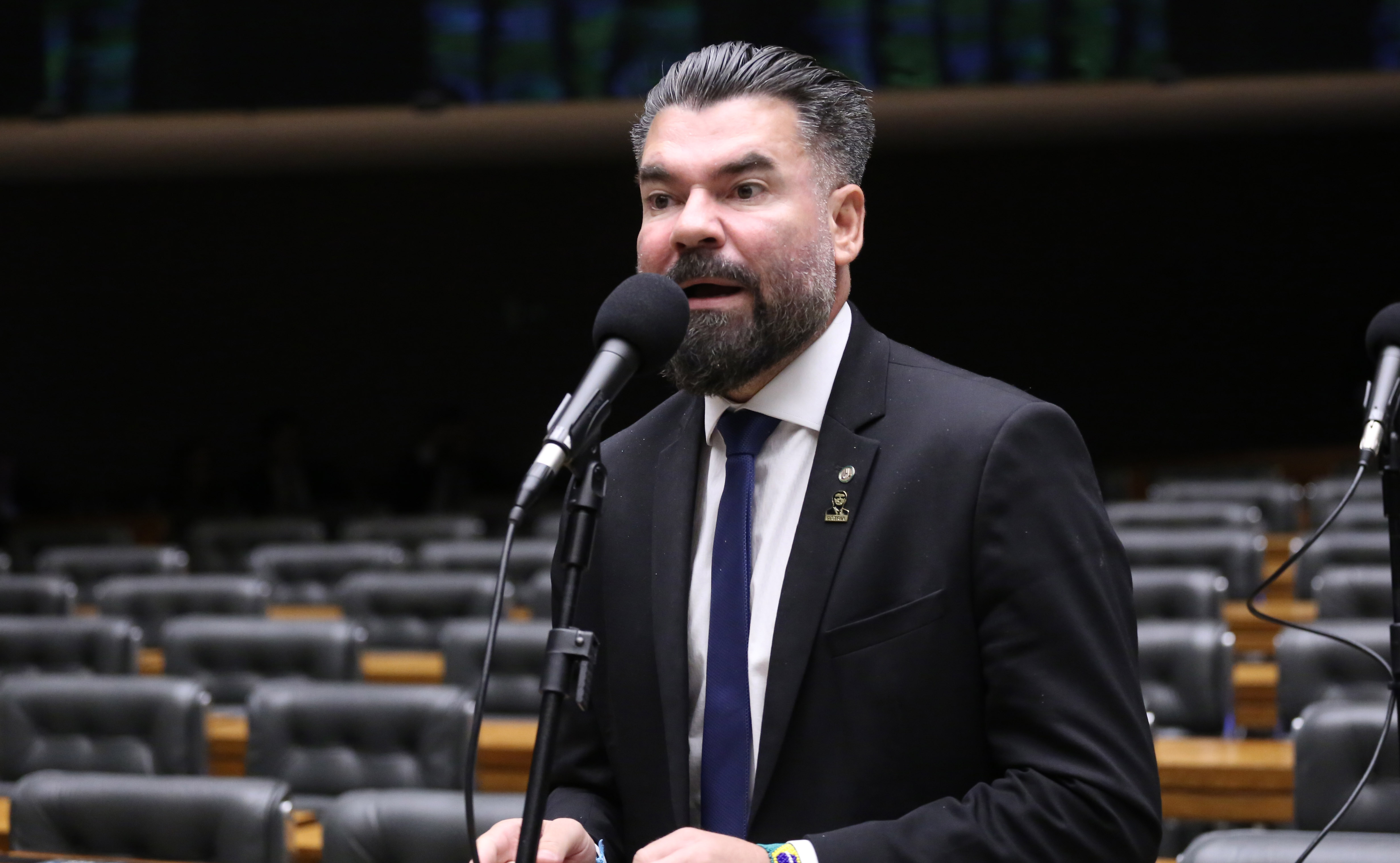 Projeto autoriza porte de arma para fiscais do Procon em todo o país Projeto autoriza porte de arma para fiscais do Procon em todo o país