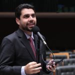 Projeto cria política nacional para uso público de milhas de passagens aéreas