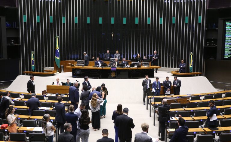 Câmara aprova regra que exige comprovante de que o veículo não foi apropriado indevidamente para emitir o registro; acompanhe – Notícias Câmara aprova regra que exige comprovante de que o veículo não foi apropriado indevidamente para emitir o registro; acompanhe – Notícias